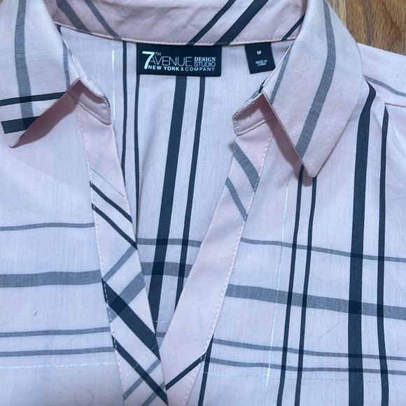 Pink/black/silver button down - Picture 2 of 4